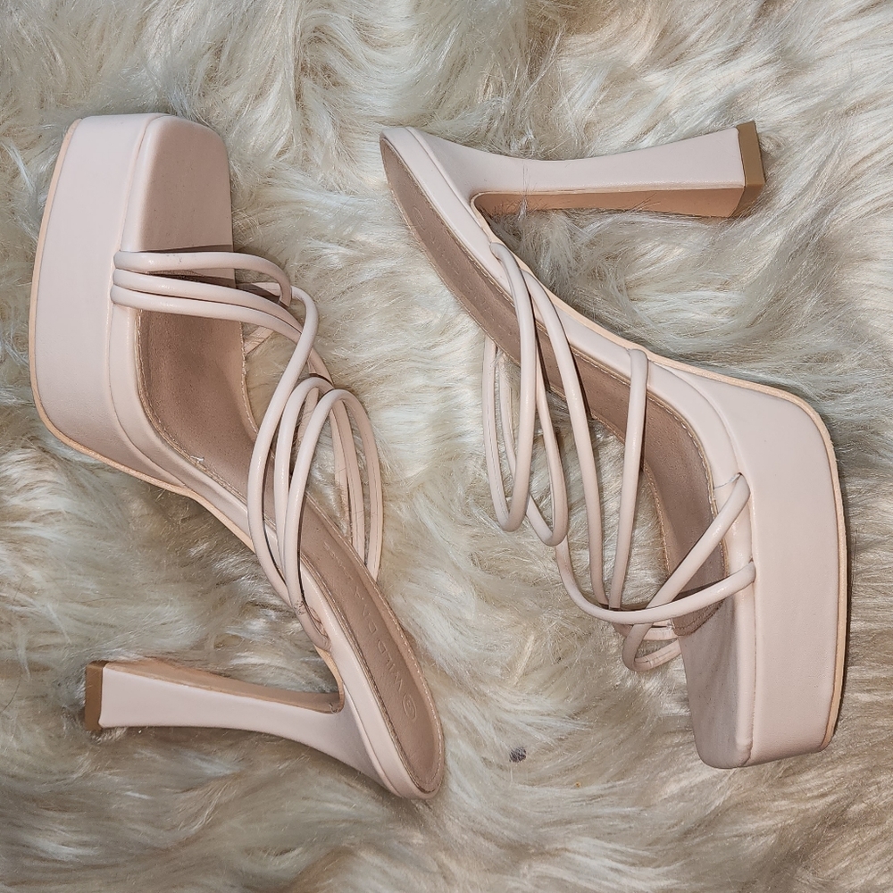 Sculpted heel platform sandals